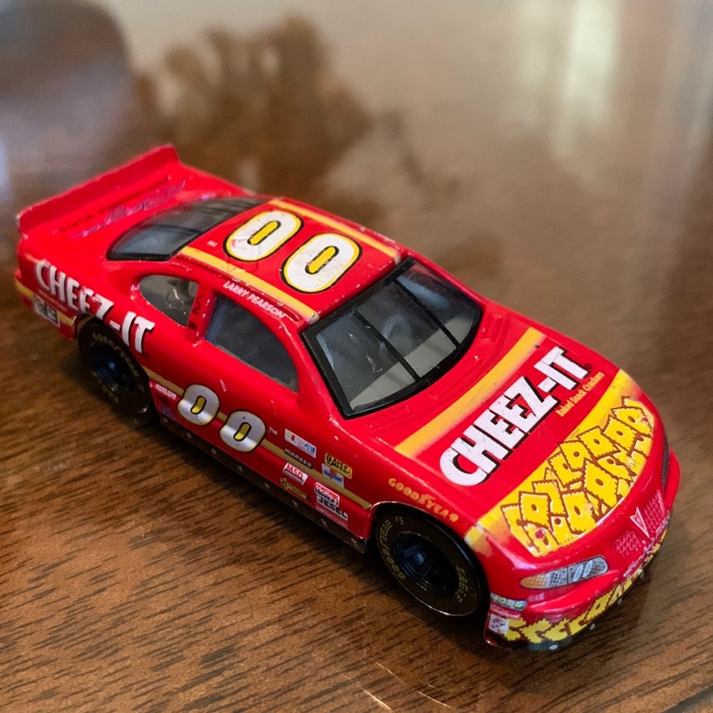 Racing Champions Race Car Cheez-it Pontiac Grand Prix Larry Pearson Nascar 1986